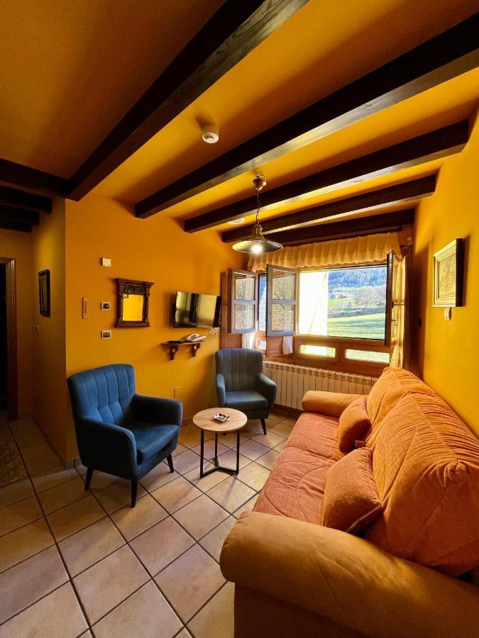Apartamentos Turisticos Paseo De La Alameda Villaviciosa  Kültér fotó