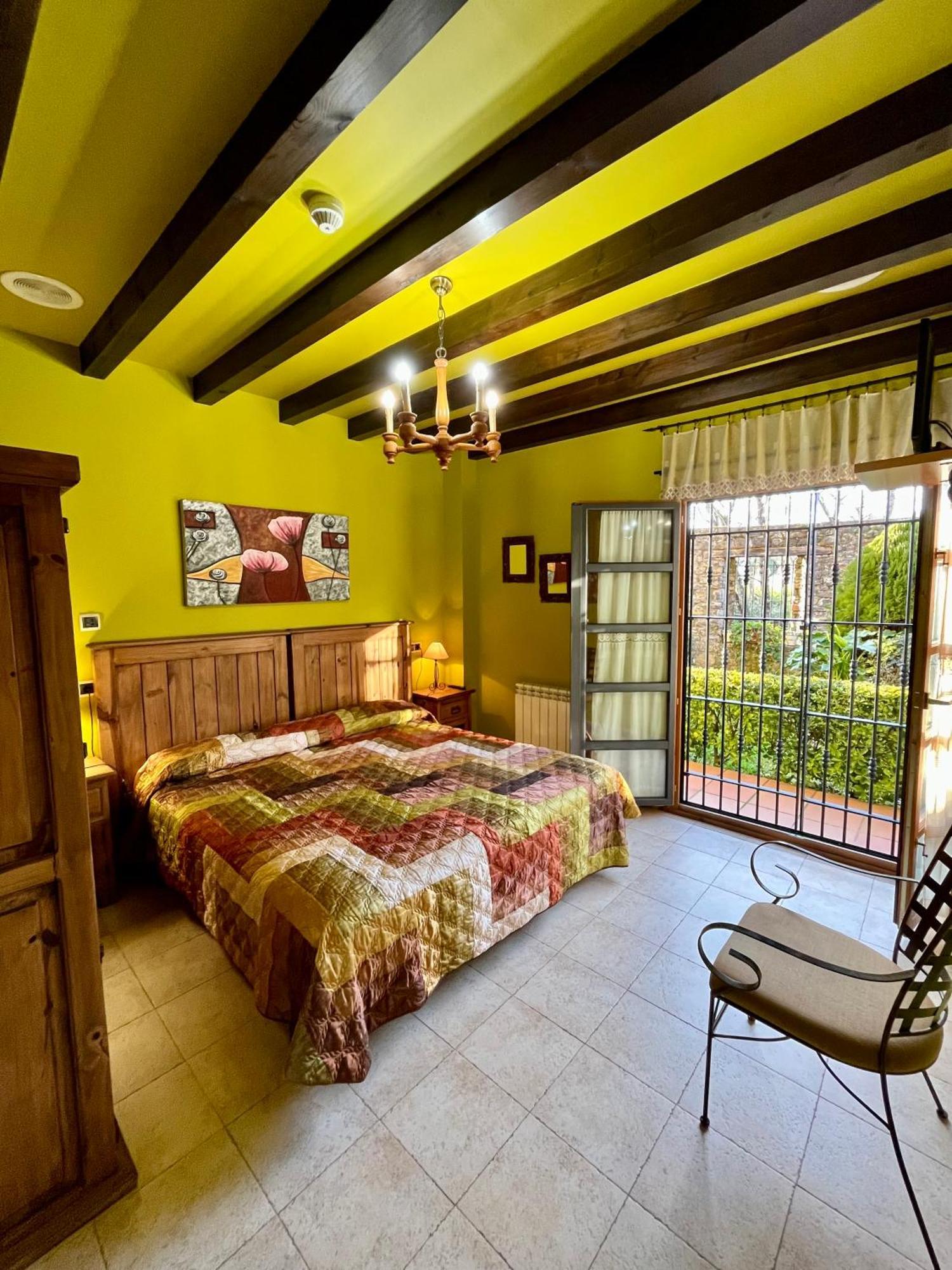 Apartamentos Turisticos Paseo De La Alameda Villaviciosa  Kültér fotó