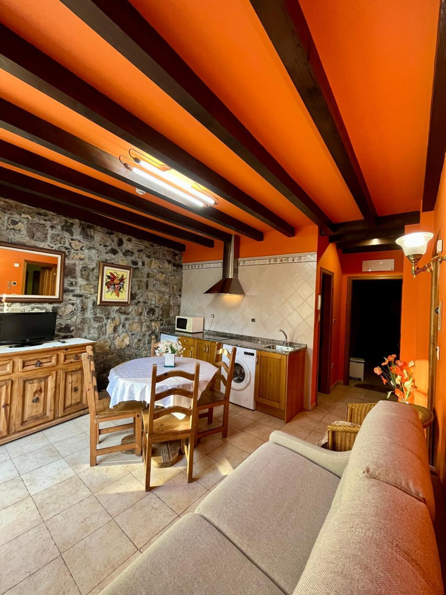 Apartamentos Turisticos Paseo De La Alameda Villaviciosa  Kültér fotó