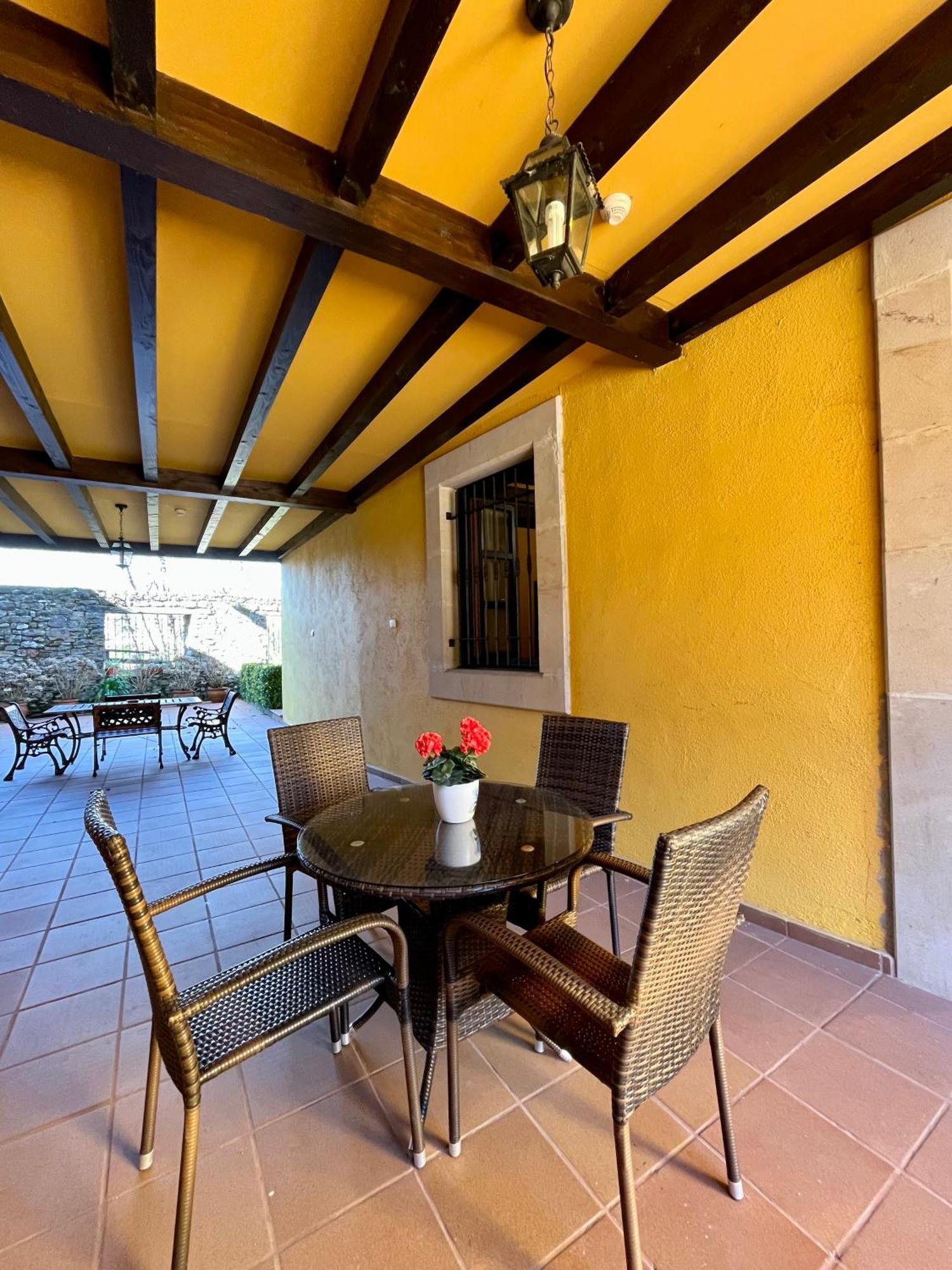 Apartamentos Turisticos Paseo De La Alameda Villaviciosa  Kültér fotó