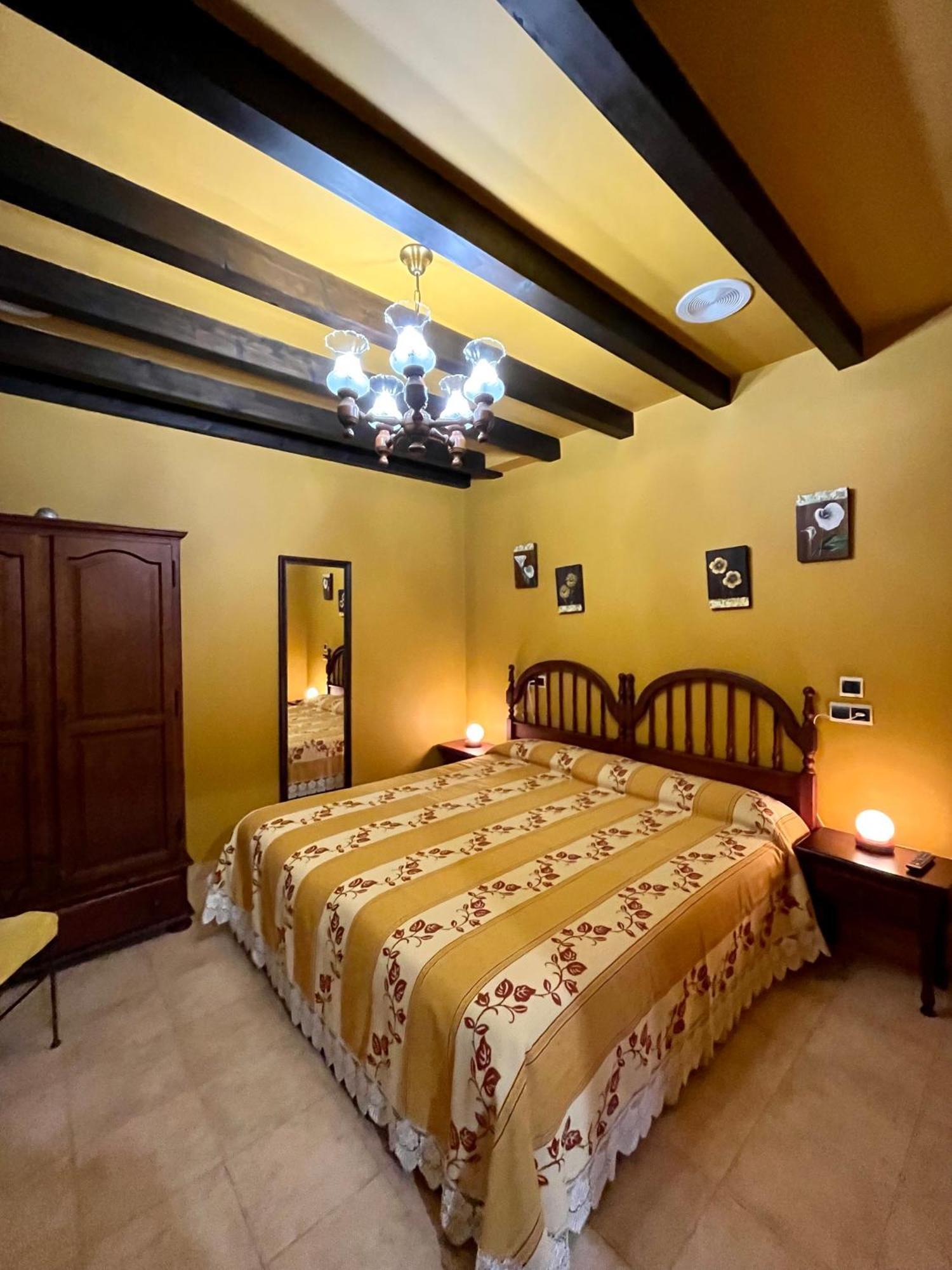 Apartamentos Turisticos Paseo De La Alameda Villaviciosa  Kültér fotó