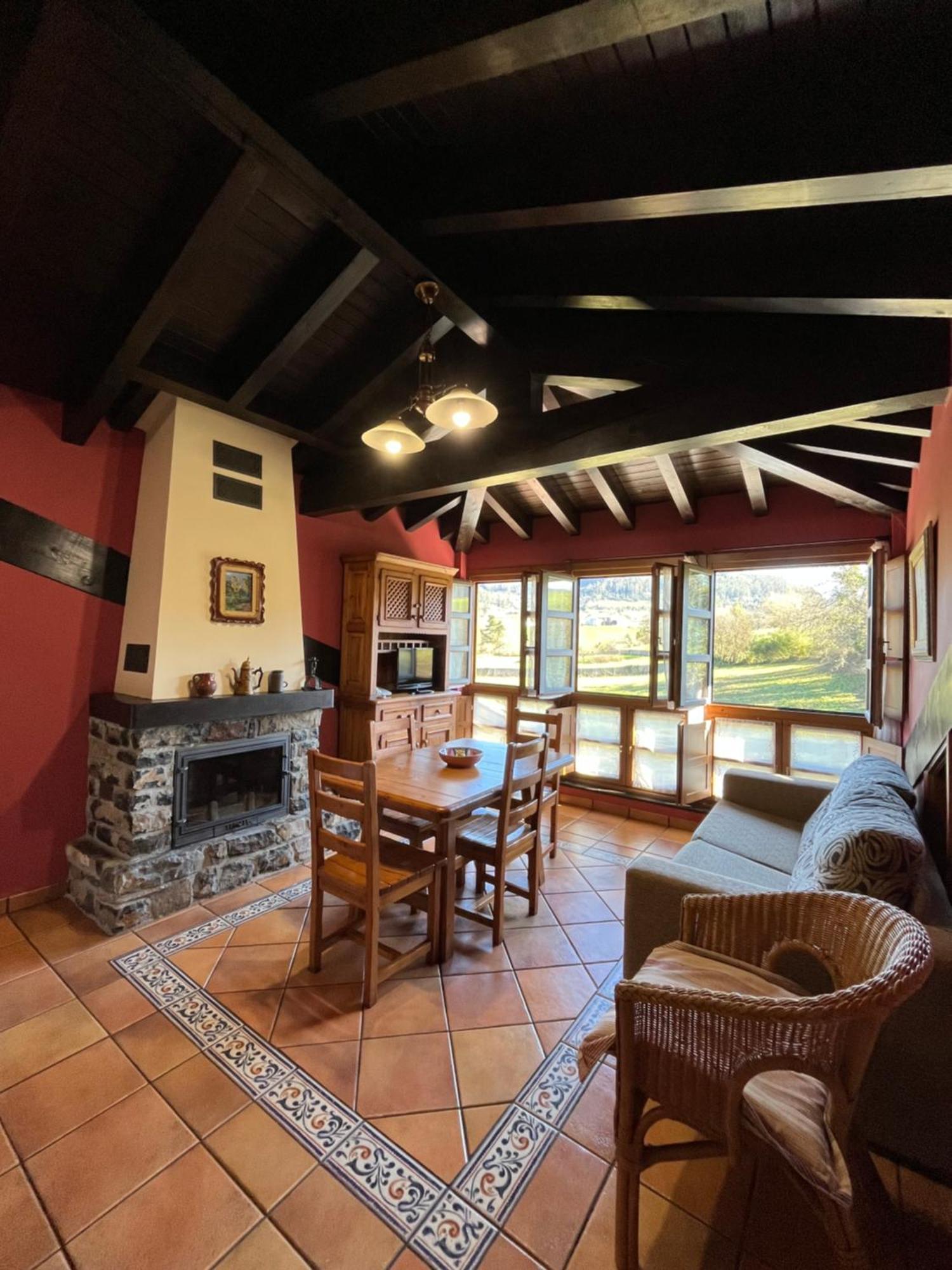 Apartamentos Turisticos Paseo De La Alameda Villaviciosa  Kültér fotó