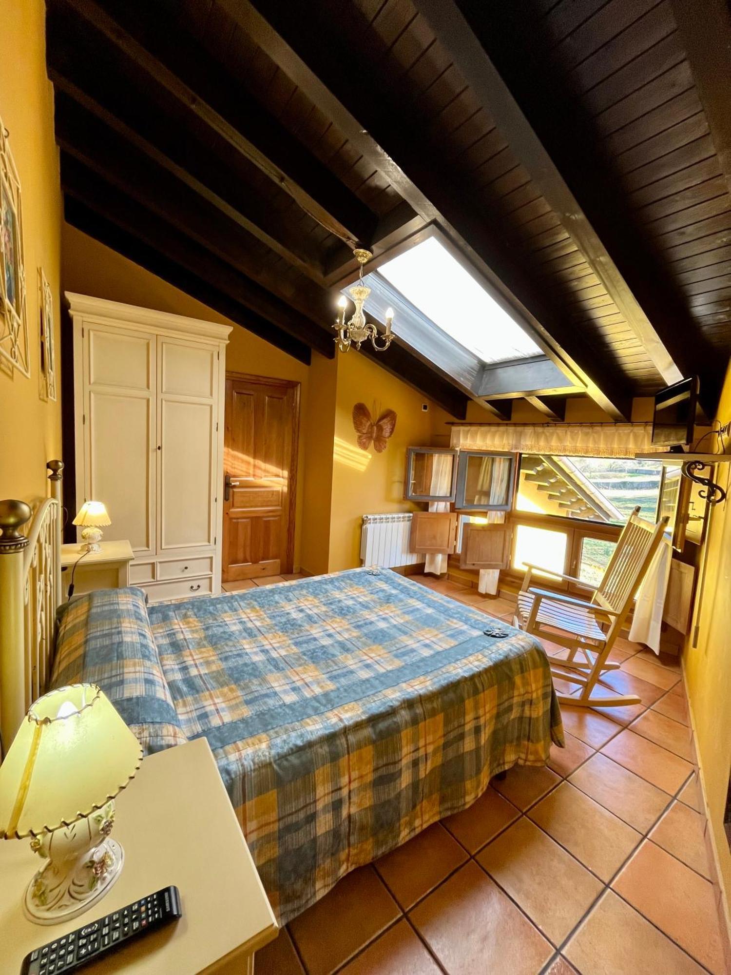 Apartamentos Turisticos Paseo De La Alameda Villaviciosa  Kültér fotó