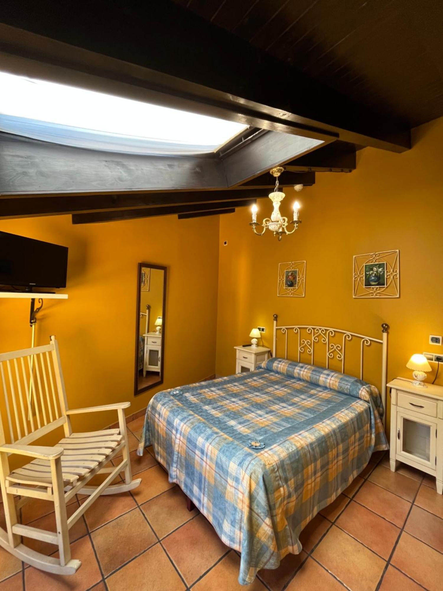 Apartamentos Turisticos Paseo De La Alameda Villaviciosa  Kültér fotó